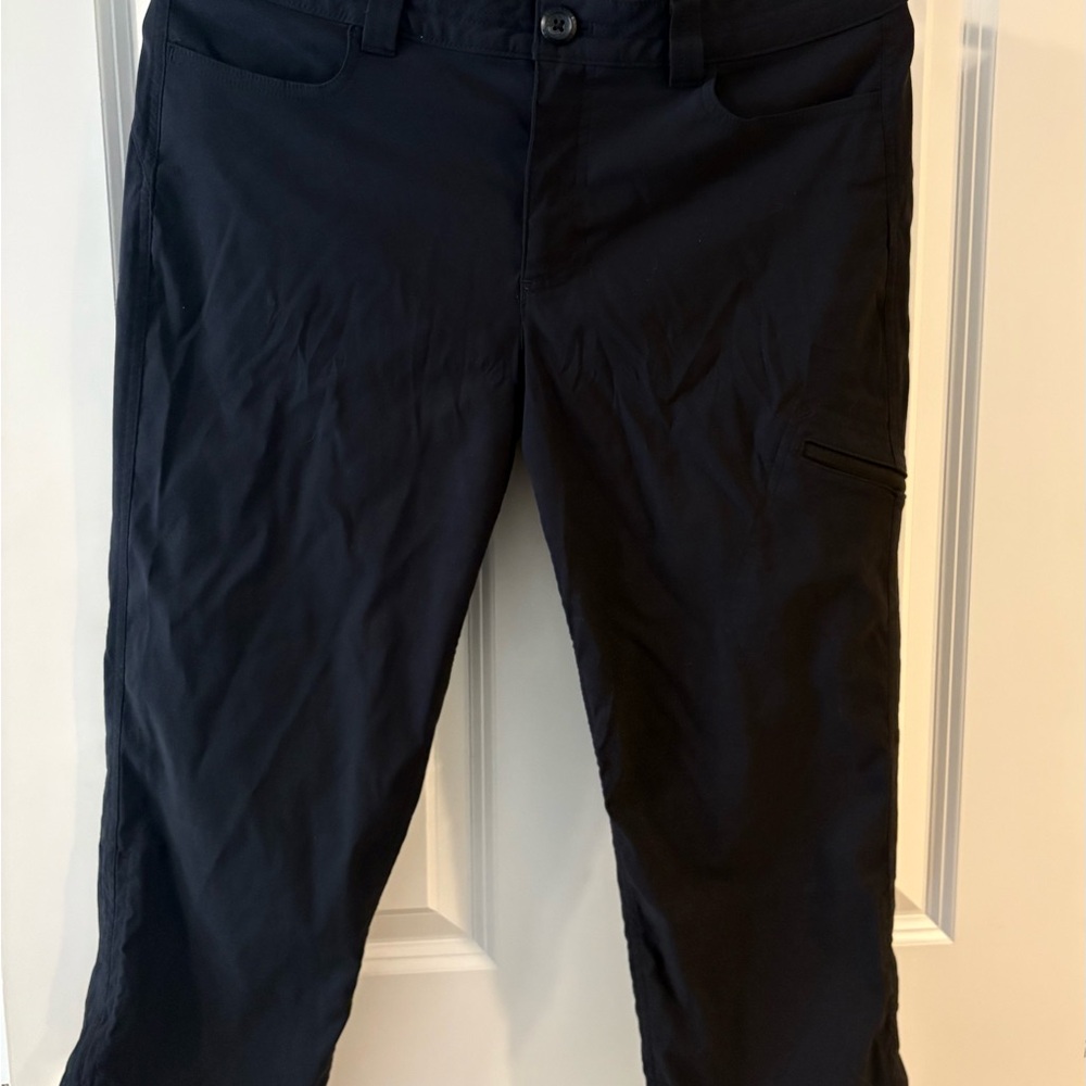 Eddie Bauer Black Capris with Classic Style